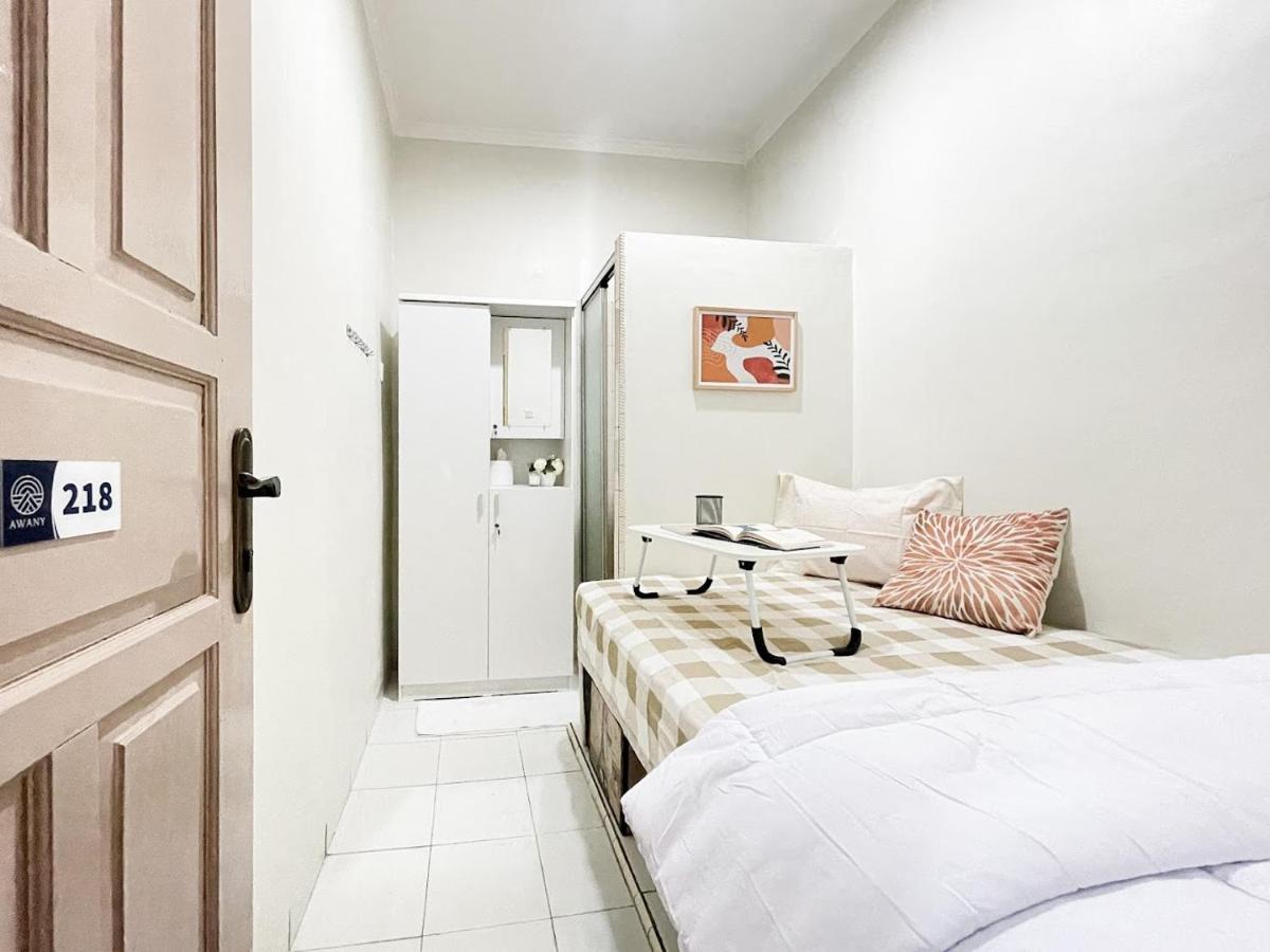 Kos Awany Coliving Hostel Jakarta Exterior photo